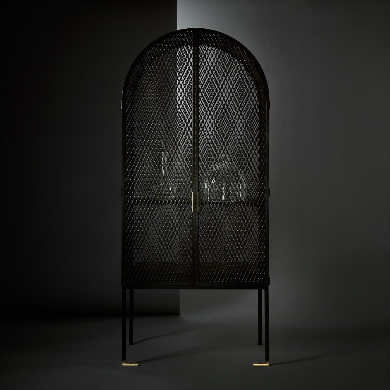 Pelle's Louise Cabinet