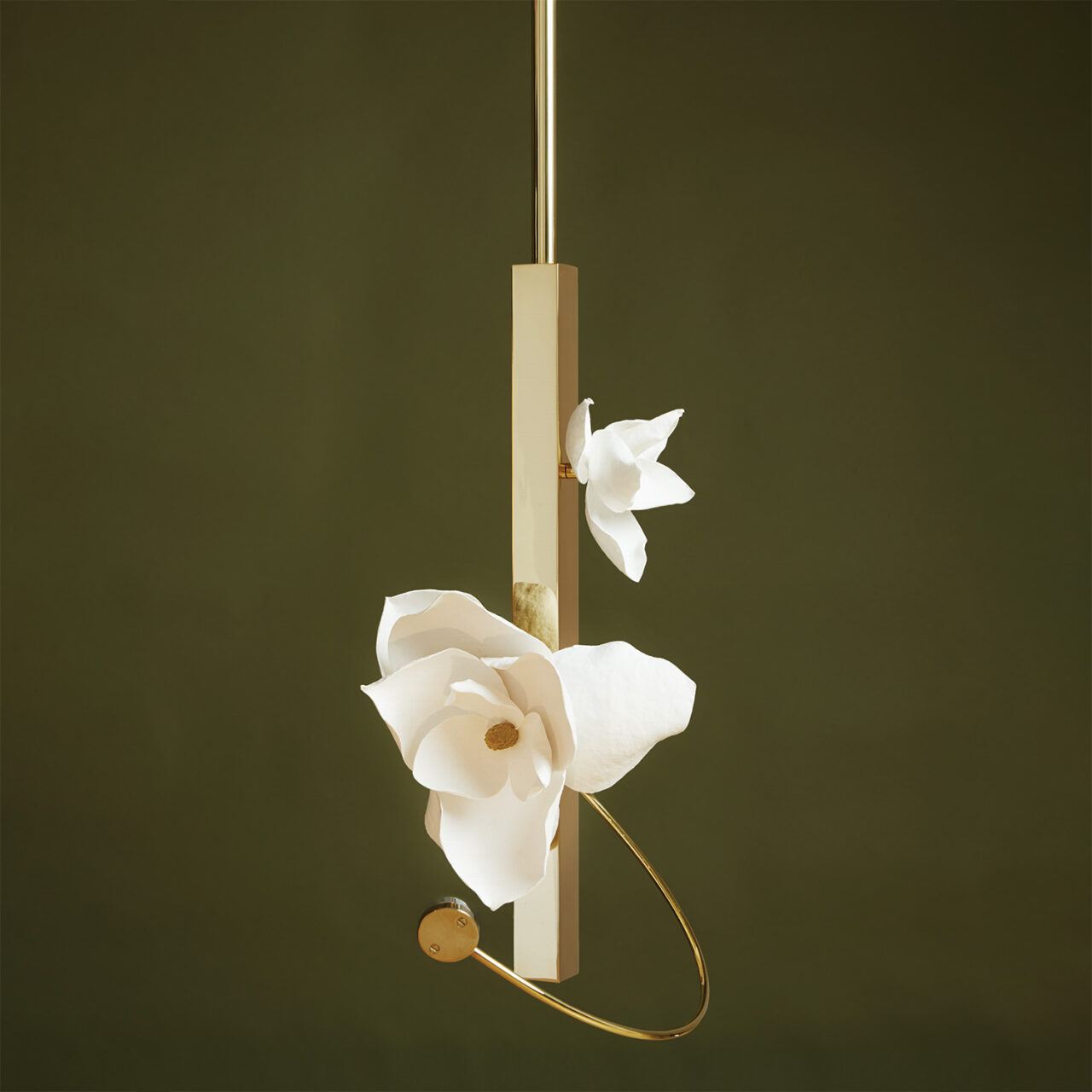 Pelle’s Lure Pendant 21, with white flowers handmade by the studio