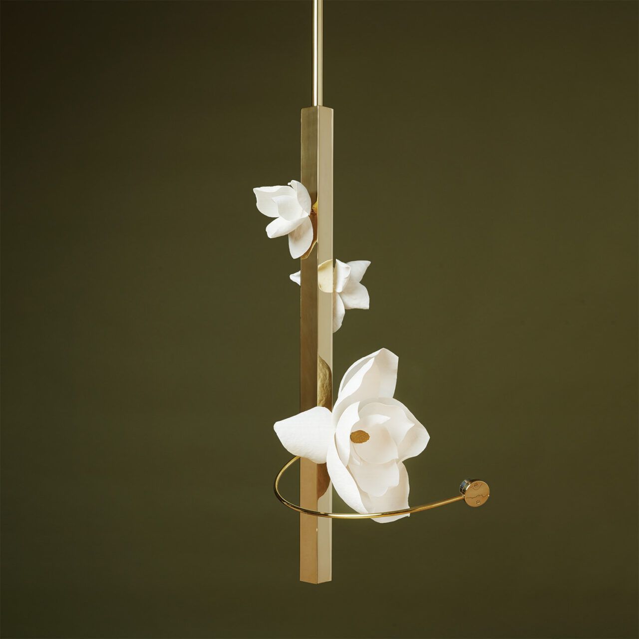 Pelle’s Lure Pendant 30, with white flowers handmade by the studio